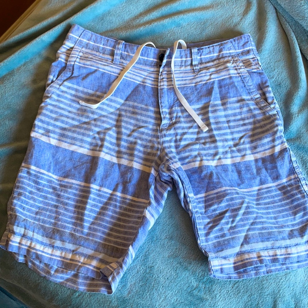 Perfect 100% linen Banana Republic shorts!